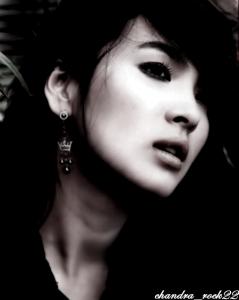 songhye-kyodarklightmanipulation.jpg